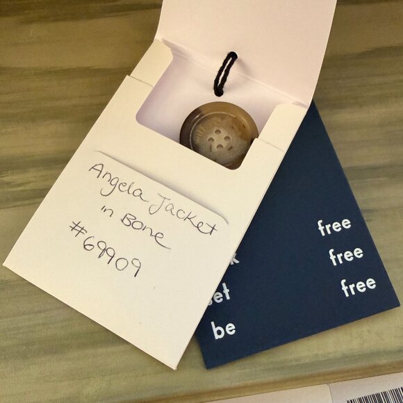 Aritzia Wilfred Free Soft Sherpa Teddy Coat (Angela Jacket) in XXS (fits XXS-S) - Picture 7 of 7